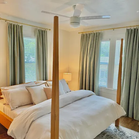 Stylish 2Br, Walk To Pearl, Riverwalk